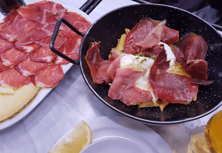 Œufs cassés à l’espagnole